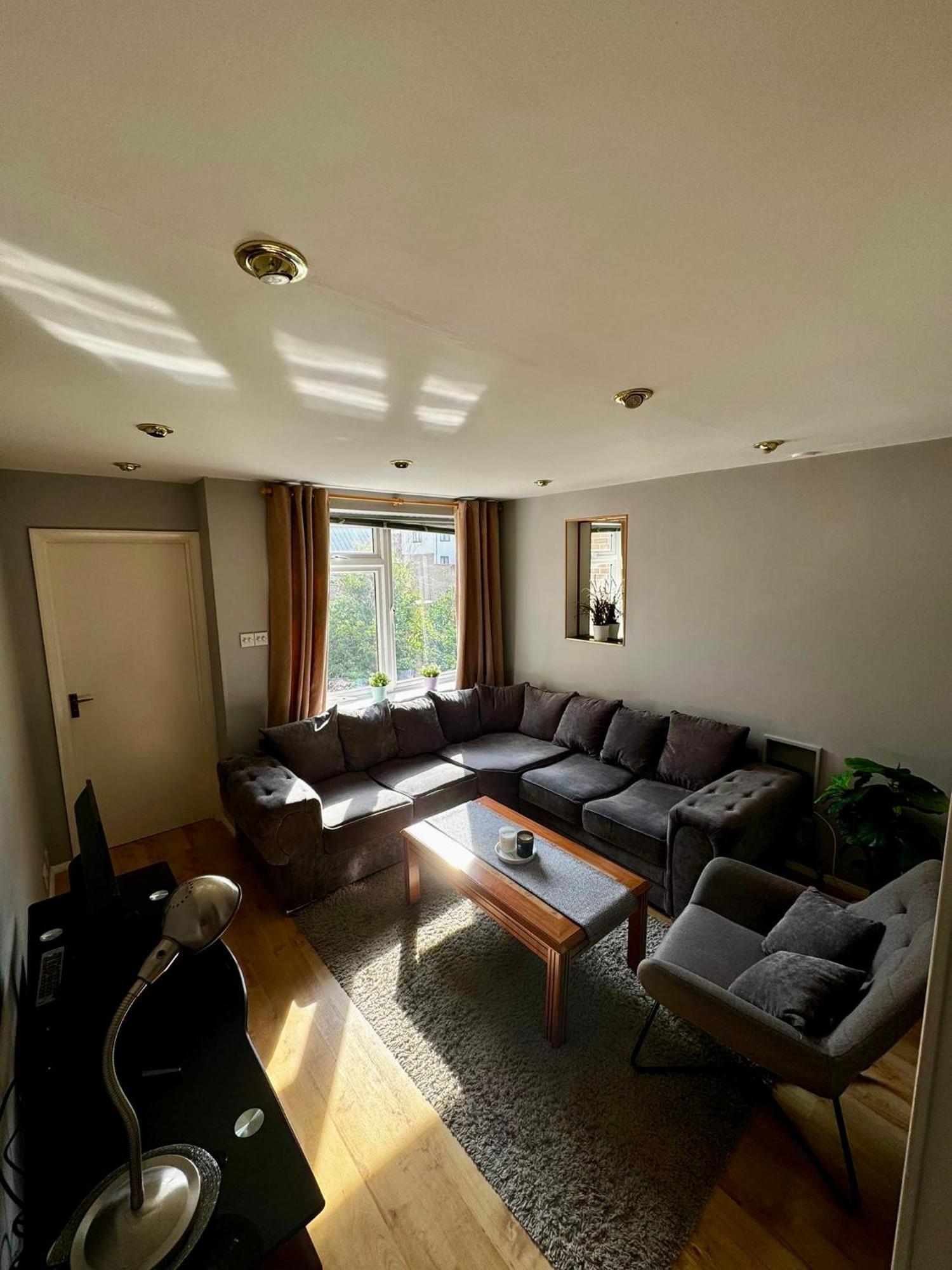 Amazing En-Suite Apartment In Finchley Central London Eksteriør billede
