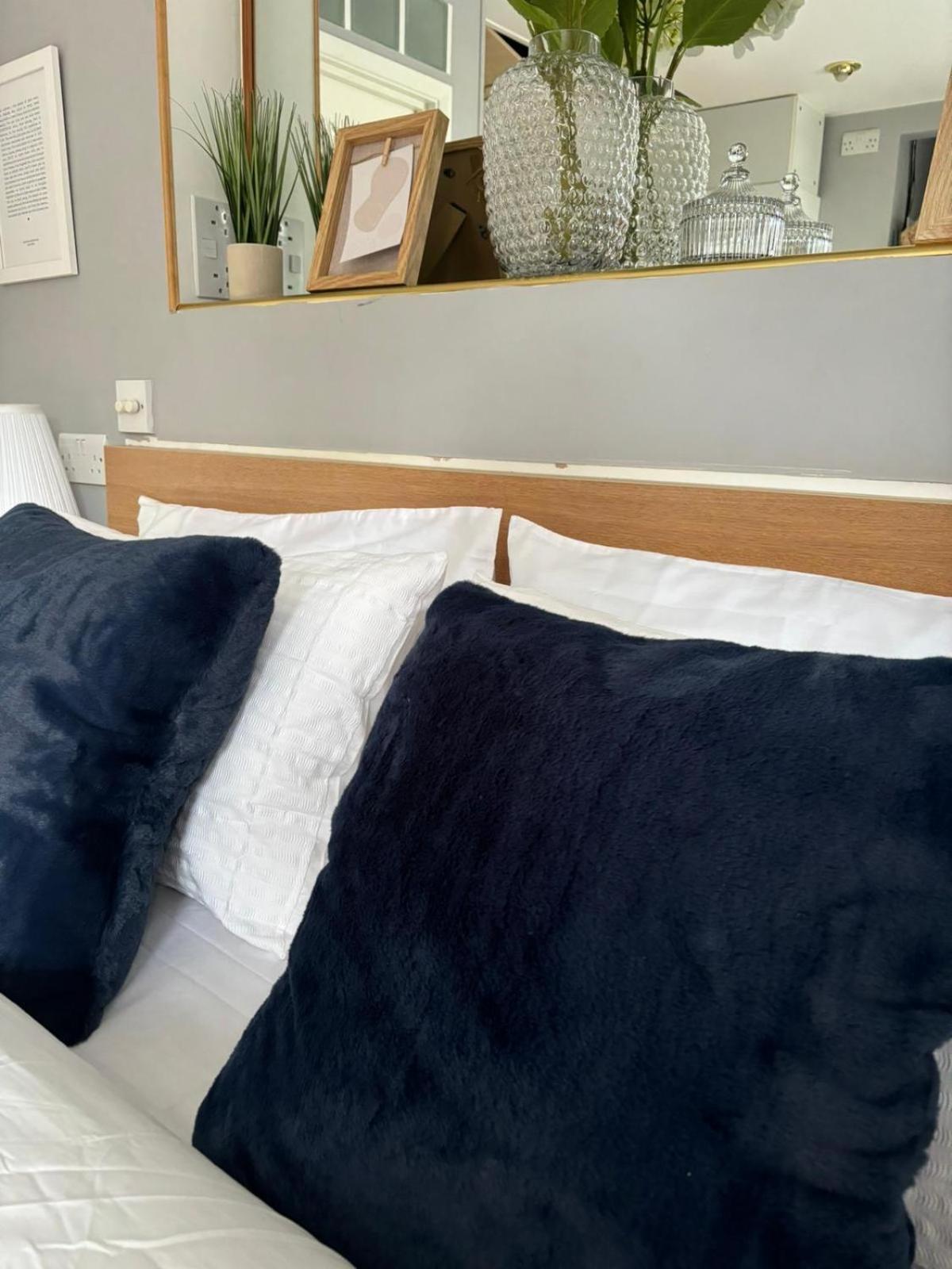 Amazing En-Suite Apartment In Finchley Central London Eksteriør billede