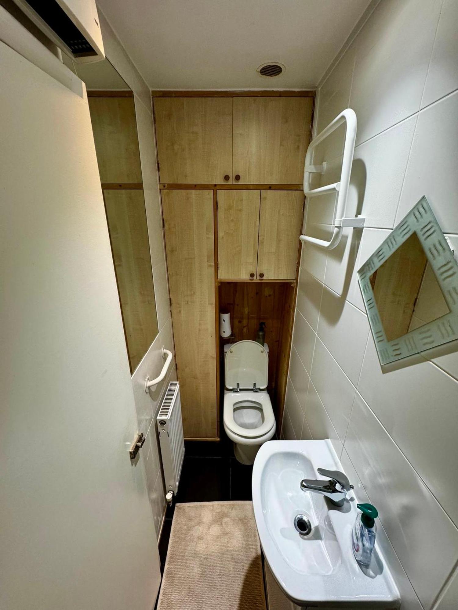 Amazing En-Suite Apartment In Finchley Central London Eksteriør billede