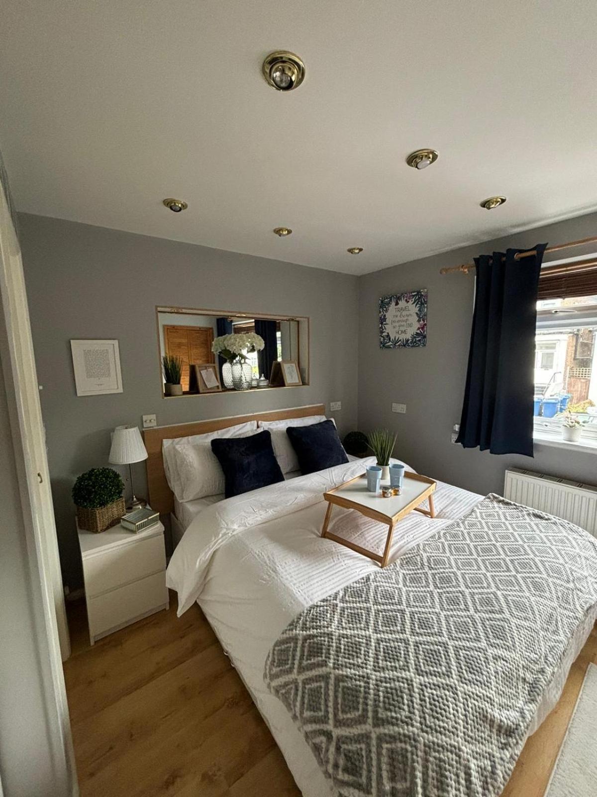 Amazing En-Suite Apartment In Finchley Central London Eksteriør billede