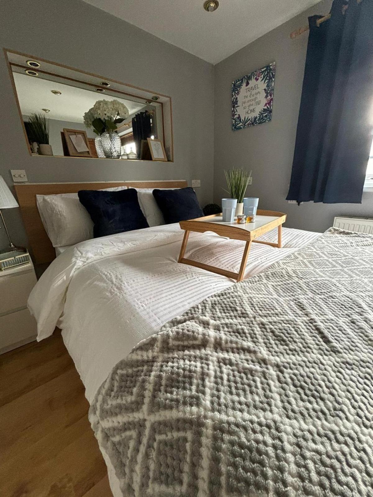 Amazing En-Suite Apartment In Finchley Central London Eksteriør billede